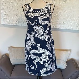Lilly Pulitzer Tail Lights Dragon Shift Dress Sleeveless Navy Blue White Sz 6.